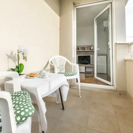 Apartment Znjan